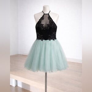 Dress Junior size 17 Blondie Nites by Stacy Sklar Halter Dress